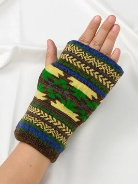 Green & Brown Patterned Fingerless Knit Gloves